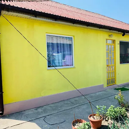 בית נופש Casa Galbena *