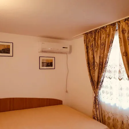 Casa Galbena 술리나