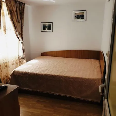 Casa Galbena 펜션 *